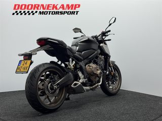 Voertuigafbeelding 14