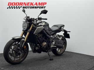 Voertuigafbeelding 6