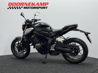 Voertuigafbeelding 9