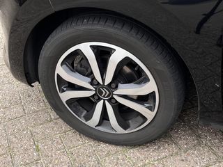 Voertuigafbeelding 13