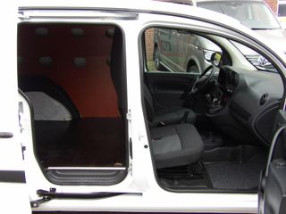 Voertuigafbeelding 12