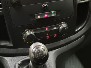 Voertuigafbeelding 13