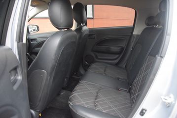 Voertuigafbeelding 9