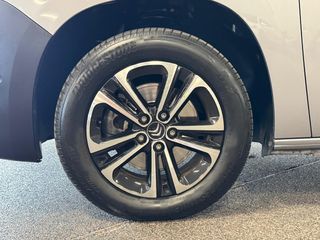 Voertuigafbeelding 9