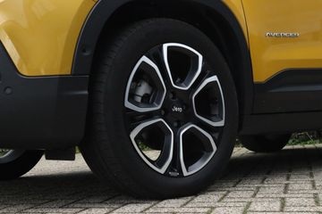 Voertuigafbeelding 6