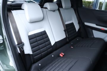 Voertuigafbeelding 12