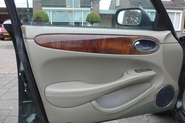 Voertuigafbeelding 4