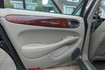 Voertuigafbeelding 8