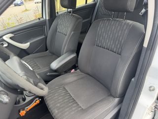 Voertuigafbeelding 12