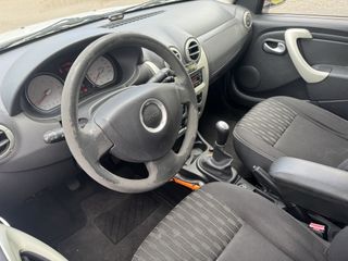 Voertuigafbeelding 7