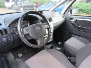 Voertuigafbeelding 6