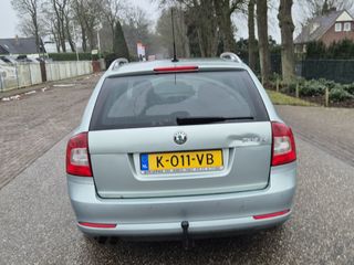 Voertuigafbeelding 6