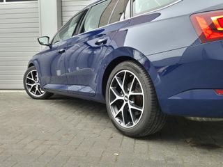 Voertuigafbeelding 8