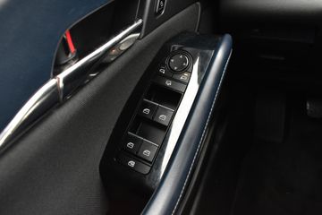 Voertuigafbeelding 18