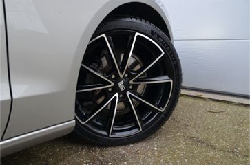 Voertuigafbeelding 3