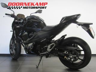 Voertuigafbeelding 4