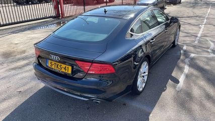 Voertuigafbeelding 6