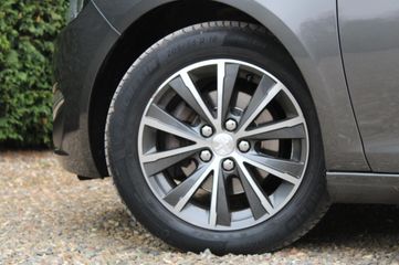 Voertuigafbeelding 8