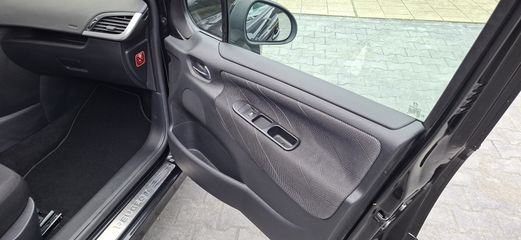 Voertuigafbeelding 10