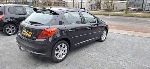 Voertuigafbeelding 4