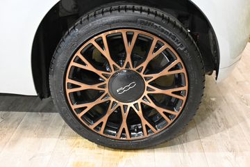 Voertuigafbeelding 14