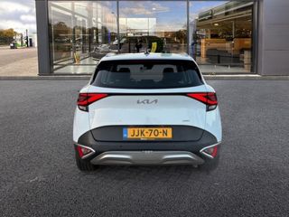 Voertuigafbeelding 6