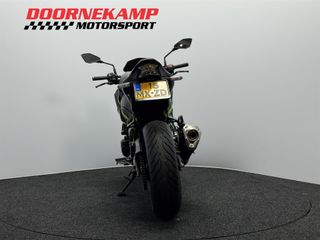 Voertuigafbeelding 12