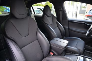 Voertuigafbeelding 12