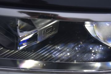 Voertuigafbeelding 6