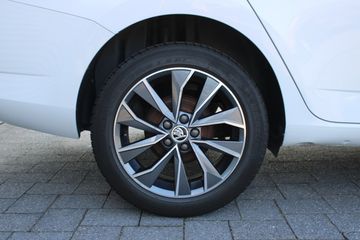 Voertuigafbeelding 13