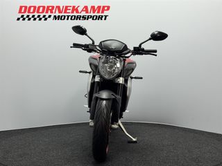 Voertuigafbeelding 4