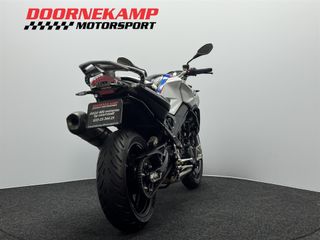 Voertuigafbeelding 13