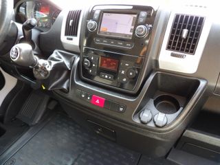 Voertuigafbeelding 12