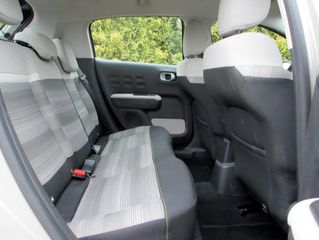 Voertuigafbeelding 12