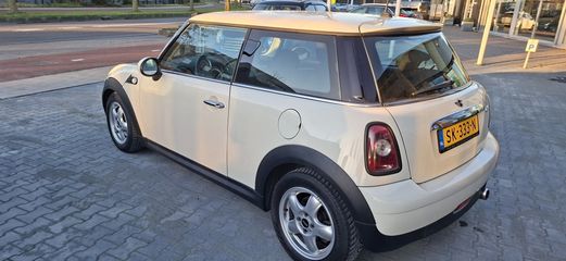 Voertuigafbeelding 6