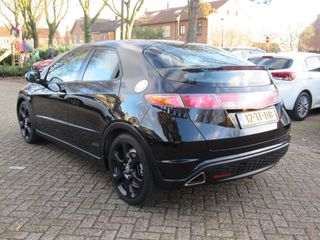 Voertuigafbeelding 3