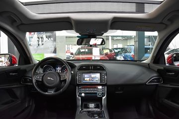 Voertuigafbeelding 9