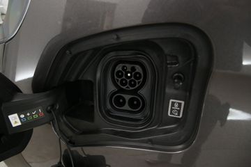 Voertuigafbeelding 5