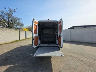 Voertuigafbeelding 12