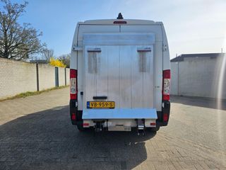 Voertuigafbeelding 3