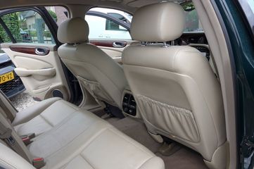 Voertuigafbeelding 11