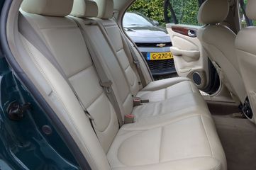 Voertuigafbeelding 12