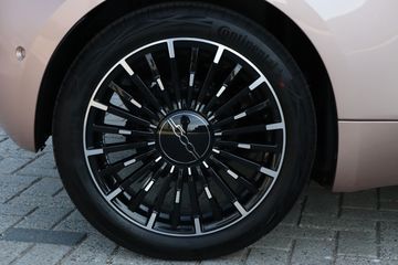 Voertuigafbeelding 8