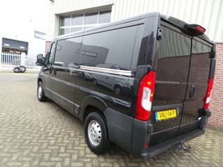 Voertuigafbeelding 4