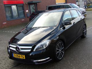 Voertuigafbeelding 3