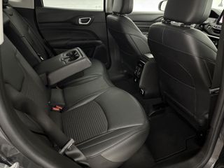 Voertuigafbeelding 36