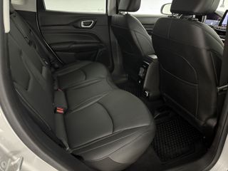 Voertuigafbeelding 37