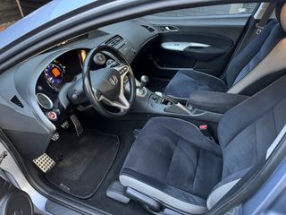 Voertuigafbeelding 8