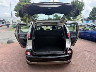 Voertuigafbeelding 44