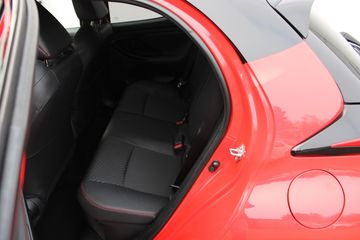 Voertuigafbeelding 12